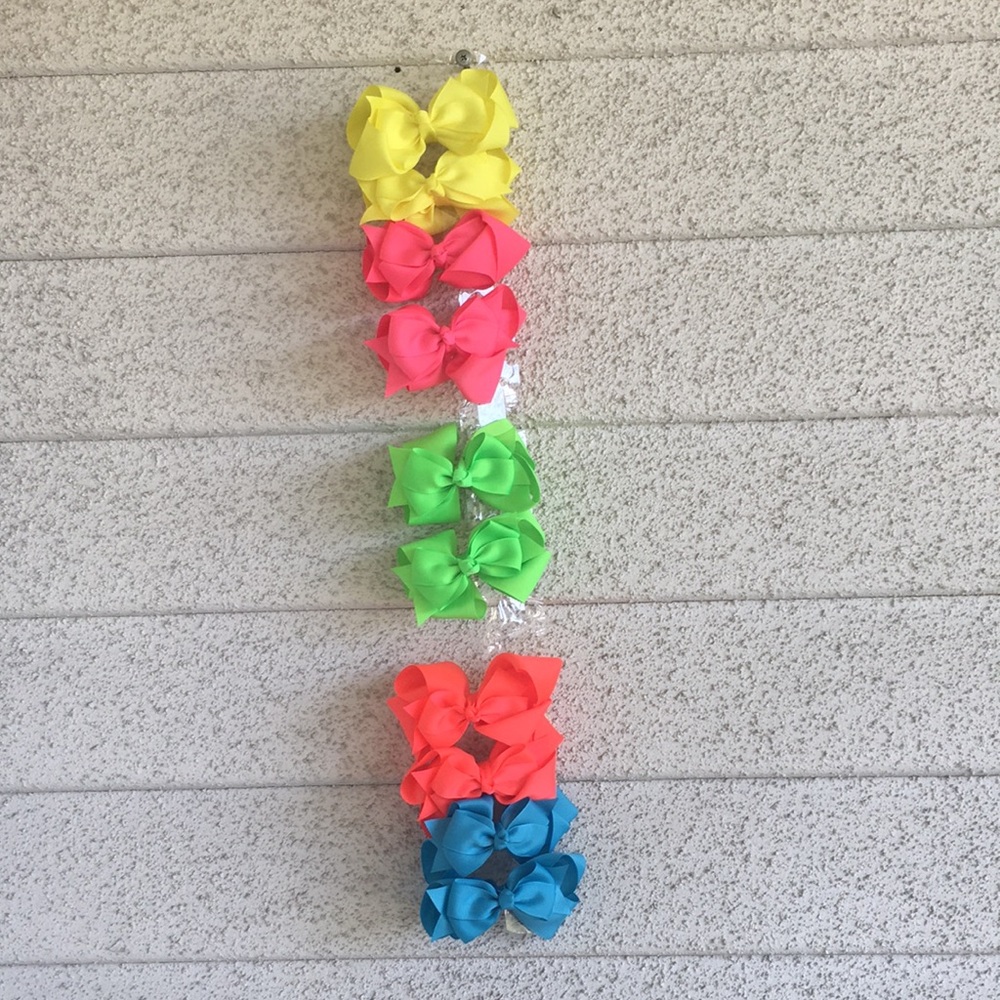 Little Girls Hair Clip Bows in Assorted Colors.
